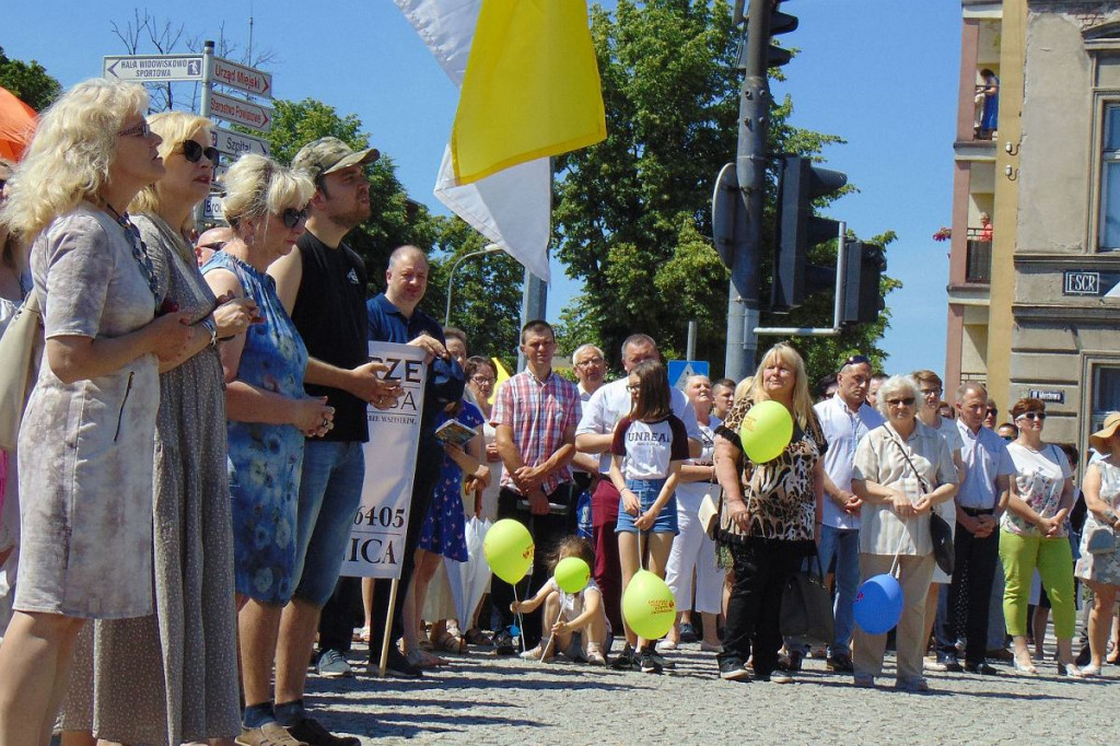 Marsz dla Życia i Rodziny [DUŻO ZDJĘĆ]