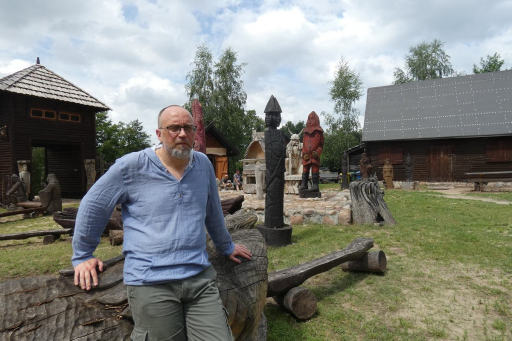 Noc Kupały i prasłowiańskie klimaty. Grzmoty Peruna odstraszyły poszukiwaczy kwiatu paproci /ZDJĘCIA/