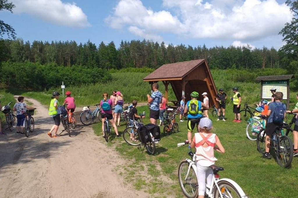 Rowerami po lasach i nad jeziorami. Rajd po gminie Zbiczno /ZDJĘCIA/