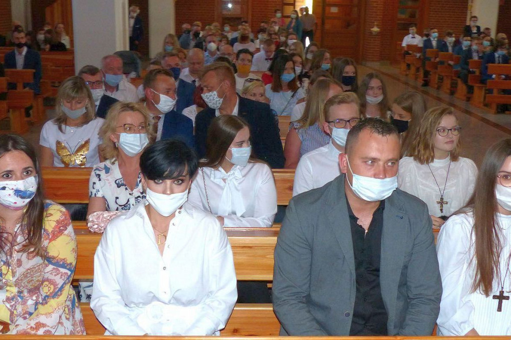 Biskup udzielił bierzmowania. W kościele przy ul. Nowej [ZDJĘCIA]