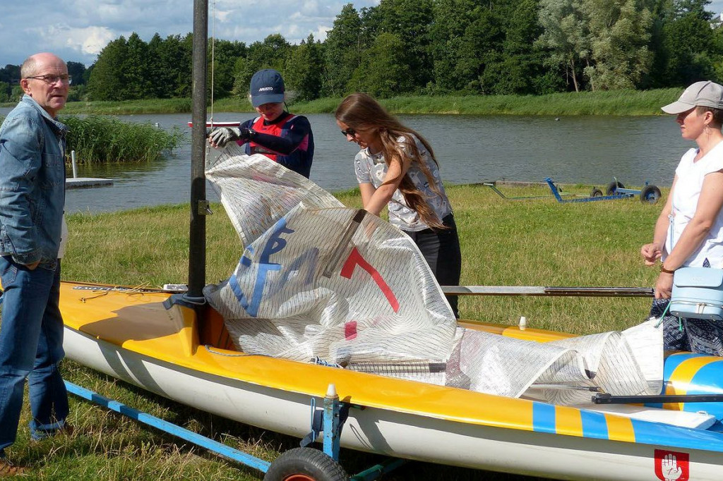 Żaglówki wypłynęły na Niskie Brodno. Regat o Puchar Burmistrza Brodnicy jednak nie będzie