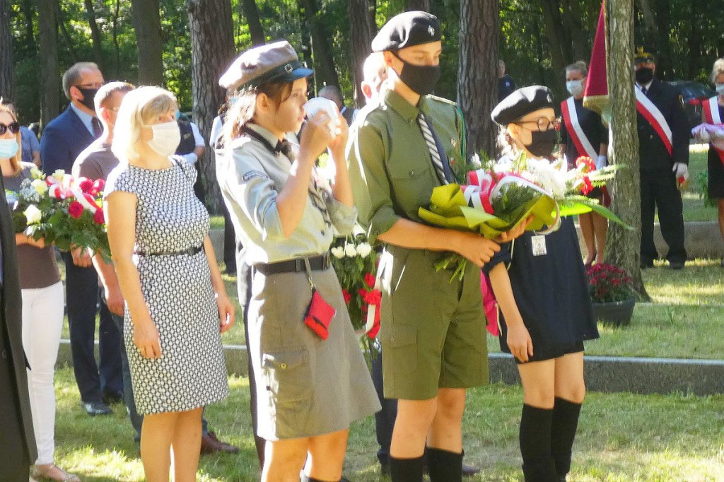 Sto lat leżeli w mogile razem z Rosjanami. Teraz pochowali ich po raz drugi. Kompanii honorowej nie było /ZDJĘCIA/