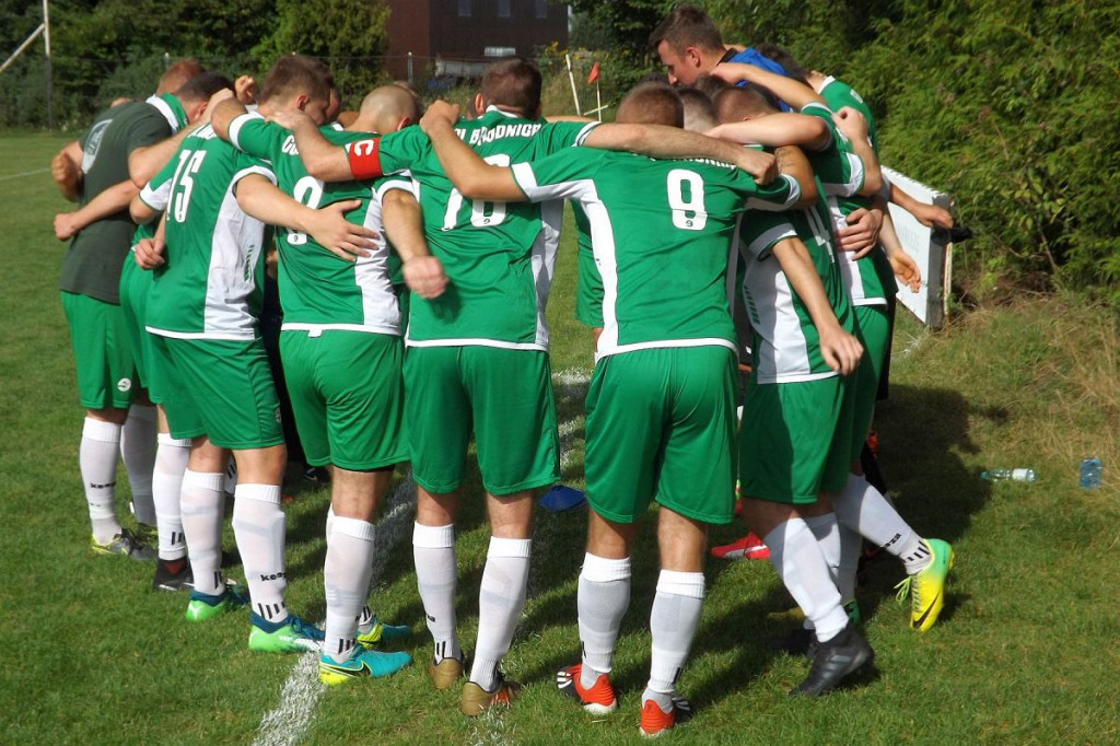 Piłkarskie derby powiatu brodnickiego w klasie B. Gol wygrywa [ZDJĘCIA]