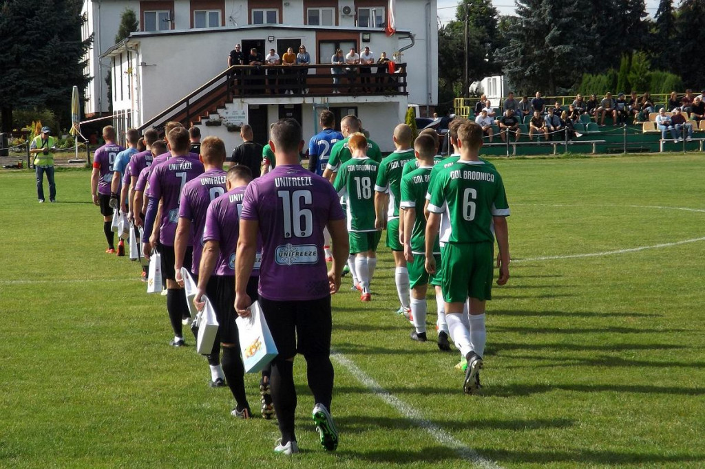 Piłkarskie derby powiatu brodnickiego w klasie B. Gol wygrywa [ZDJĘCIA]