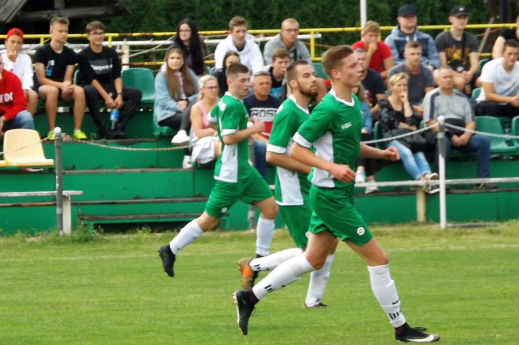 Piłkarskie derby powiatu brodnickiego w klasie B. Gol wygrywa [ZDJĘCIA]
