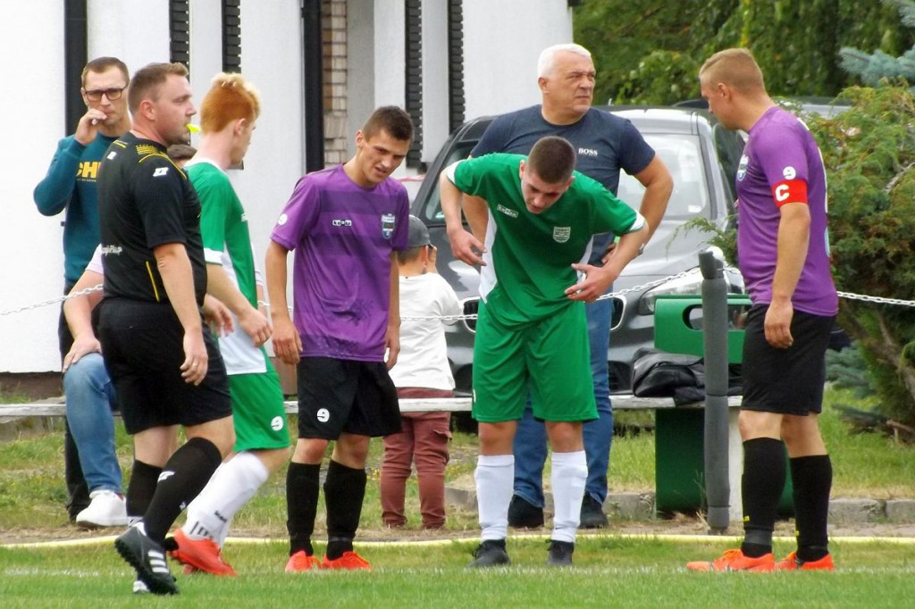 Piłkarskie derby powiatu brodnickiego w klasie B. Gol wygrywa [ZDJĘCIA]