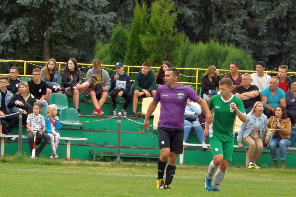 Piłkarskie derby powiatu brodnickiego w klasie B. Gol wygrywa [ZDJĘCIA]
