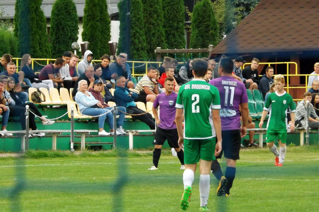 Piłkarskie derby powiatu brodnickiego w klasie B. Gol wygrywa [ZDJĘCIA]