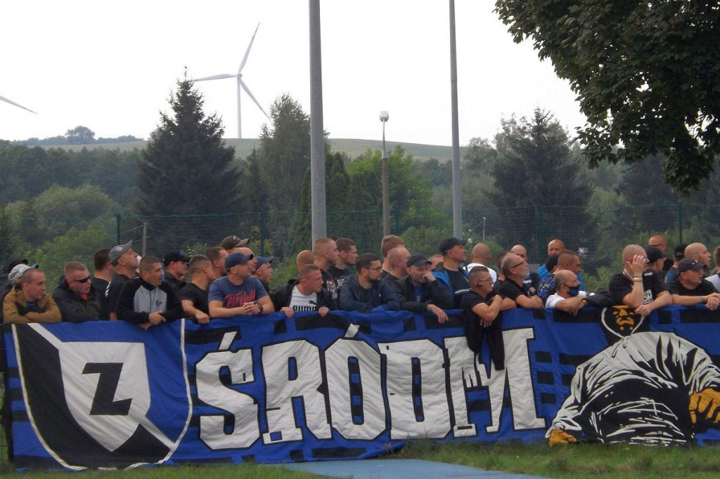 Zawisza w Brodnicy. Mecz, doping, ponad stu policjantów [ZDJĘCIA]