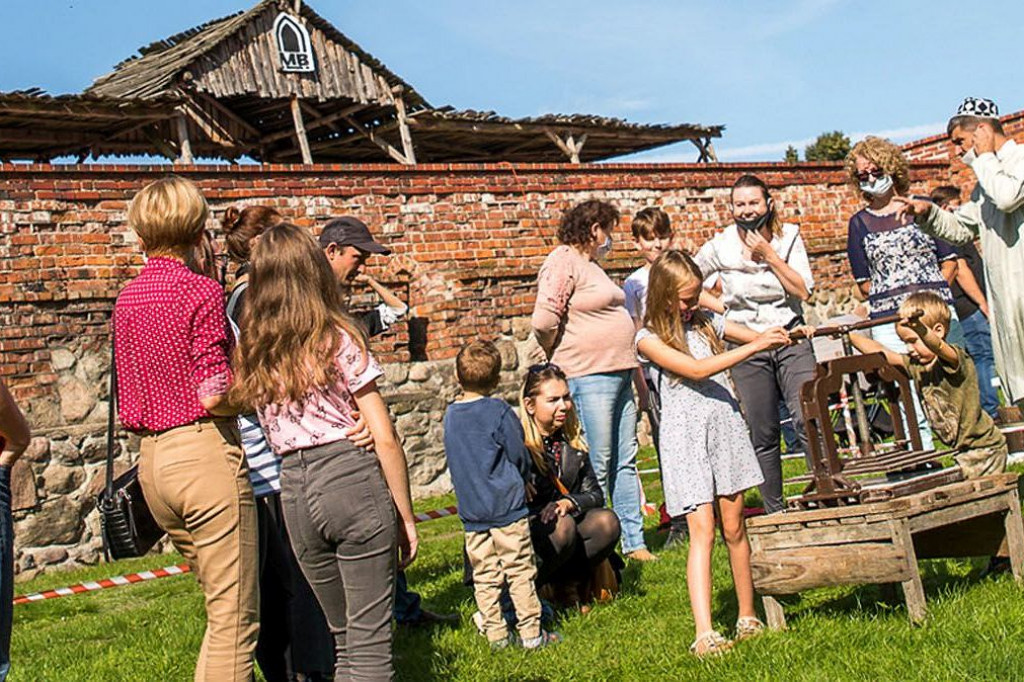 Pokaz dawnych rzemiosł na brodnickim zamku [ZDJĘCIA]