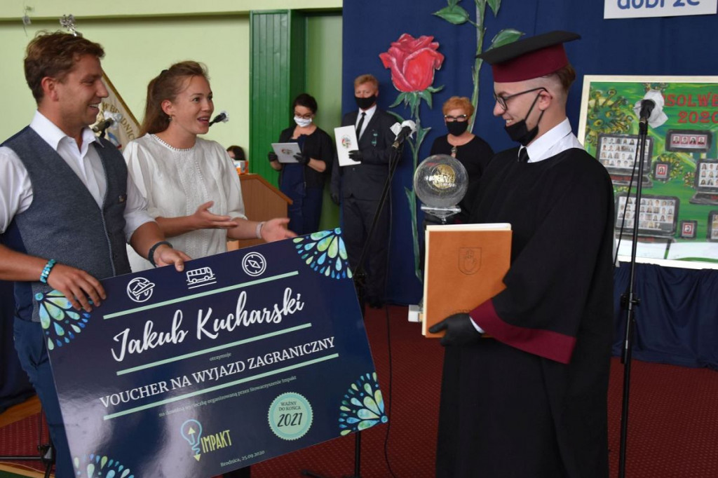 Różyczkowanie w III LO rodzice i znajomi oglądali przez internet [ZDJĘCIA]