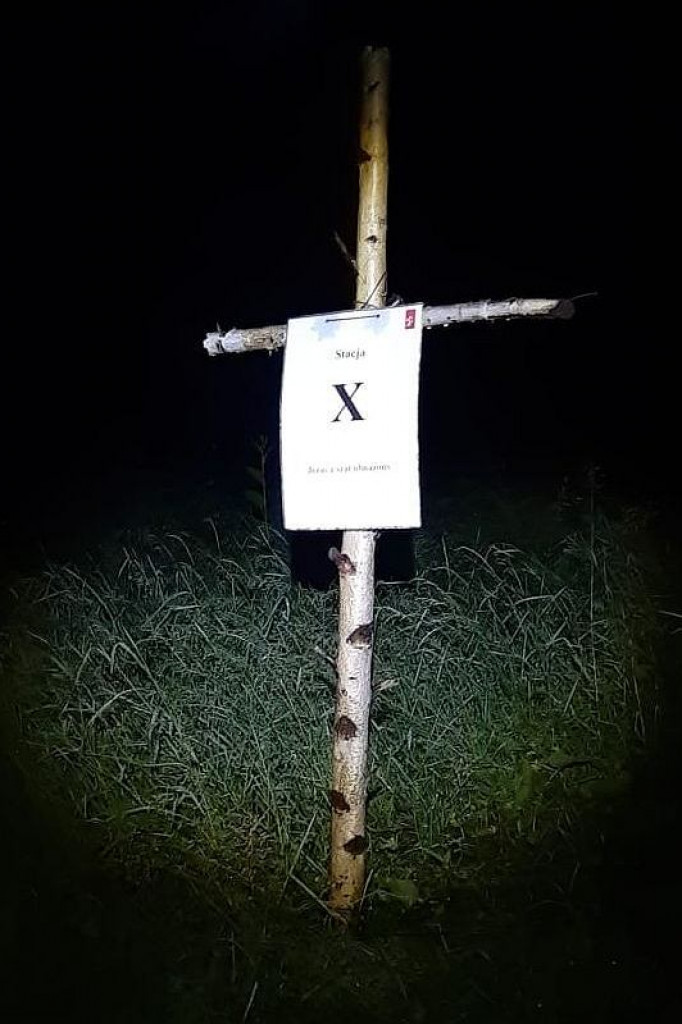 Mimo pandemii z Brodnicy znowu wyruszy Ekstremalna Droga Krzyżowa. 40 kilometrów nocą po lasach nad jeziorami
