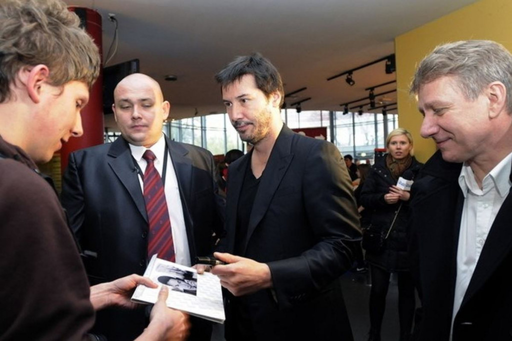 Z Santaną po śniadaniu, z Tarantino w hotelu, z Pamelą pod rękę. Tylko z papieżem nie wyszło. Niezwykłe hobby [ZDJĘCIA]