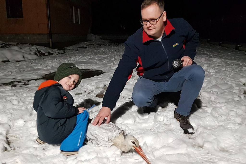 Jacuś już przyleciał i przywitał się z gospodarzami. 