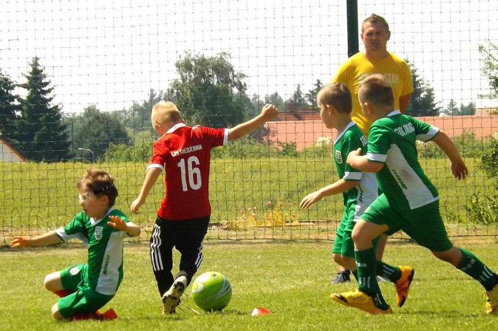 Żeby wieczorem Polska z Hiszpanią zagrała z takim sercem, jak dzieci na turnieju w Zbicznie [DUŻO ZDJĘĆ]