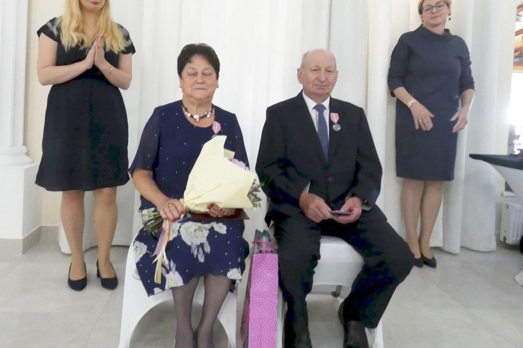 Opowiedzieli, jak zaczęła się ich miłość. Tylko pani Anna nie doczekała, zmarła na koronawirusa