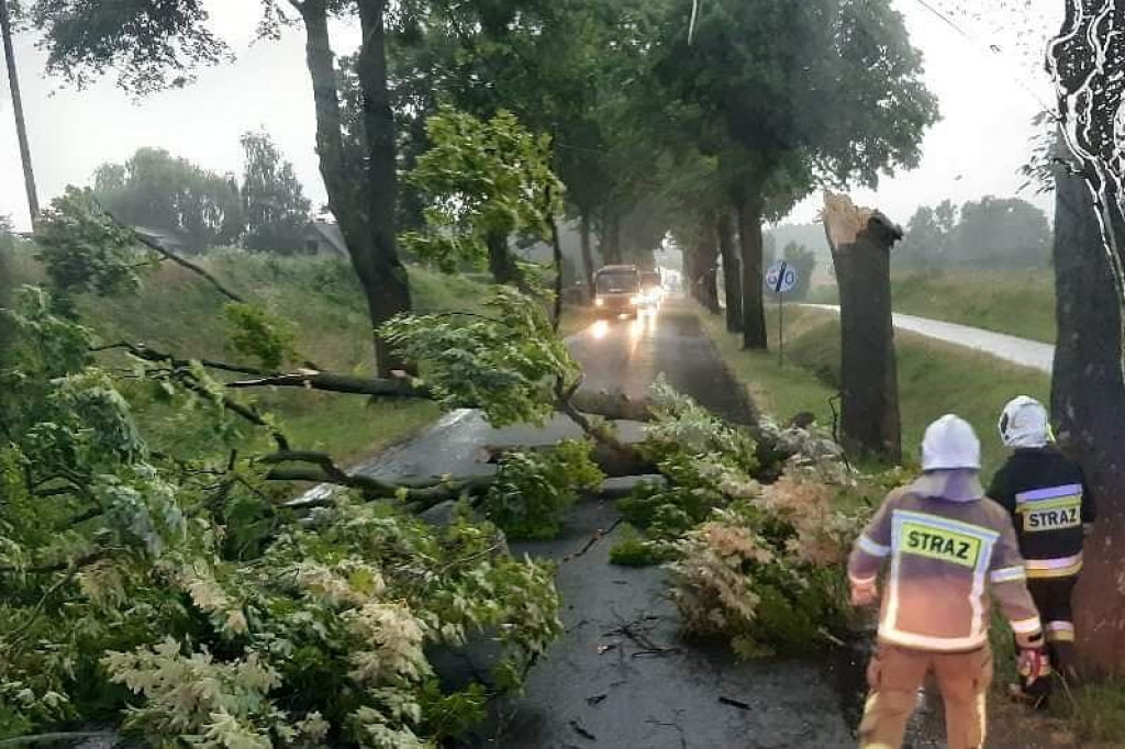 Przeszły nawałnice. Pod wodą kościół, sala weselna, szkoła, biuro urzędu miejskiego