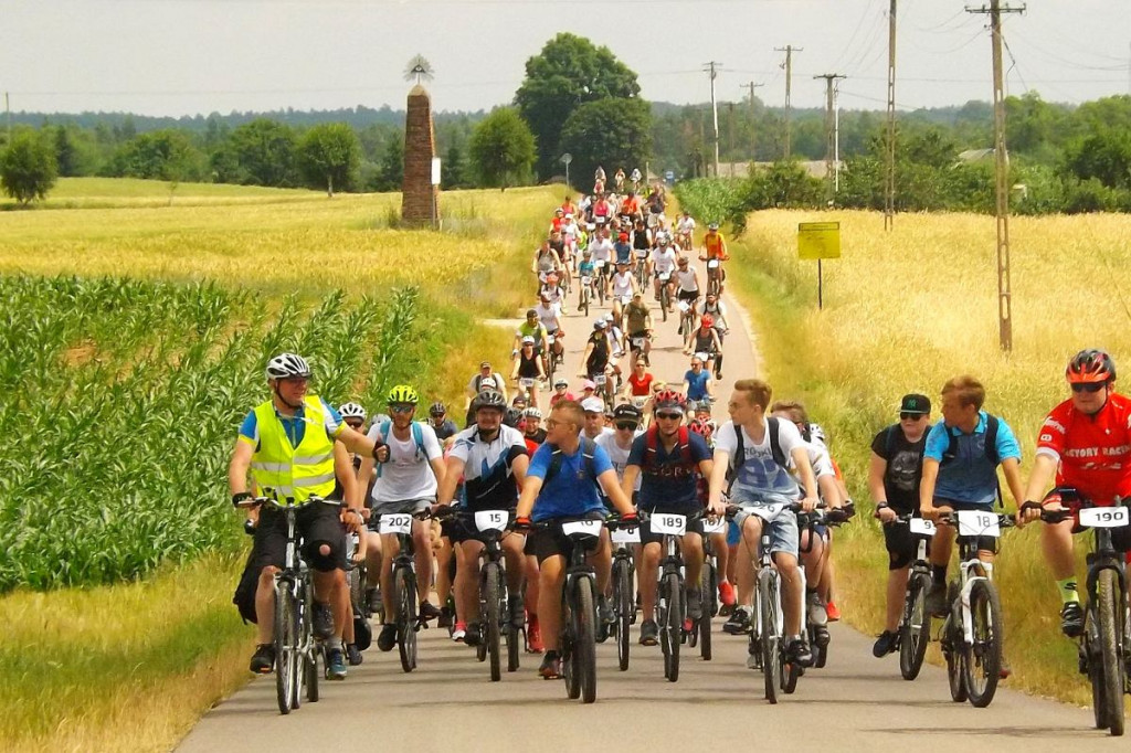 Pojezierze Brodnickie. To był wielki turystyczny rajd. Na blisko dwieście rowerów [DUŻO ZDJĘĆ]