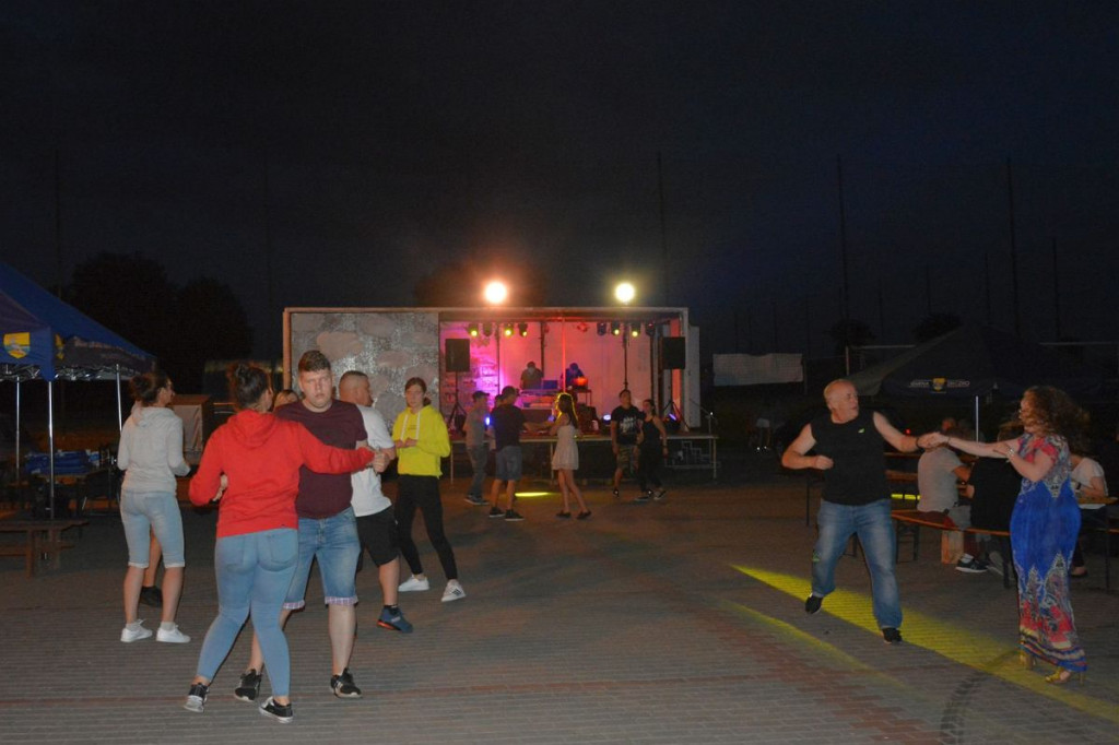 Rzut gumofilcem, slalom z jajami, skoki w worku, jazda na taczce. Sołtysiada w Zbicznie [ZDJĘCIA]