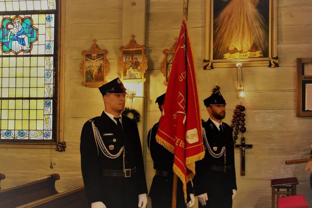 Jubileusz kościoła w Jastrzębiu. Papież Franciszek udzielił odpustów wszystkim uczestniczącym w obchodach [ZDJĘCIA]
