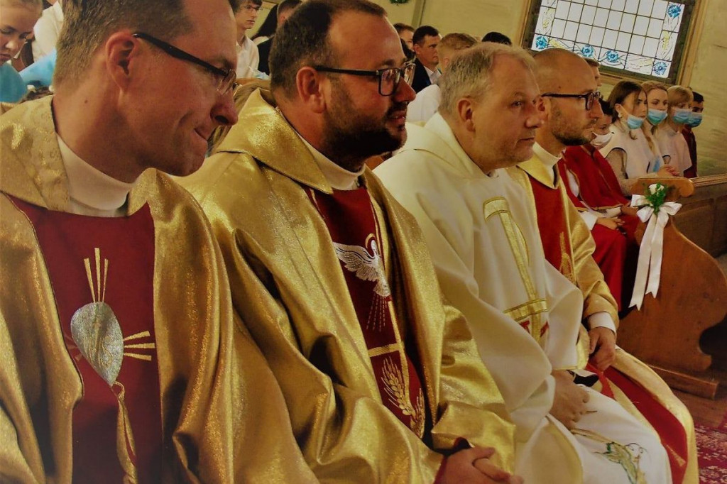 Jubileusz kościoła w Jastrzębiu. Papież Franciszek udzielił odpustów wszystkim uczestniczącym w obchodach [ZDJĘCIA]