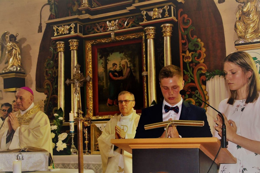 Jubileusz kościoła w Jastrzębiu. Papież Franciszek udzielił odpustów wszystkim uczestniczącym w obchodach [ZDJĘCIA]