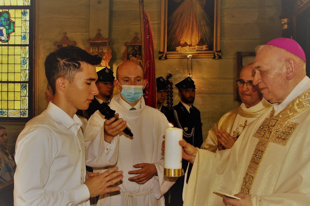 Jubileusz kościoła w Jastrzębiu. Papież Franciszek udzielił odpustów wszystkim uczestniczącym w obchodach [ZDJĘCIA]