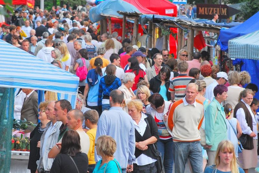 Górale zaśpiewali pod wieżą