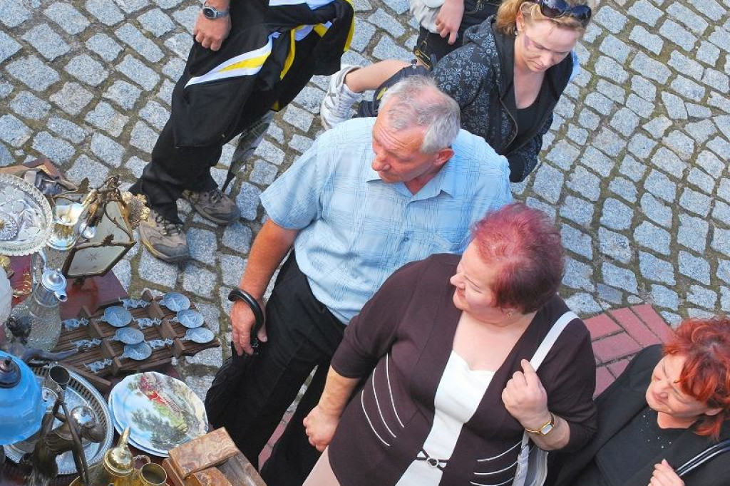 Górale zaśpiewali pod wieżą