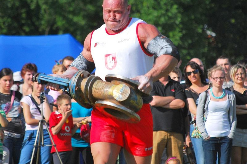 Siłacze na stadionie