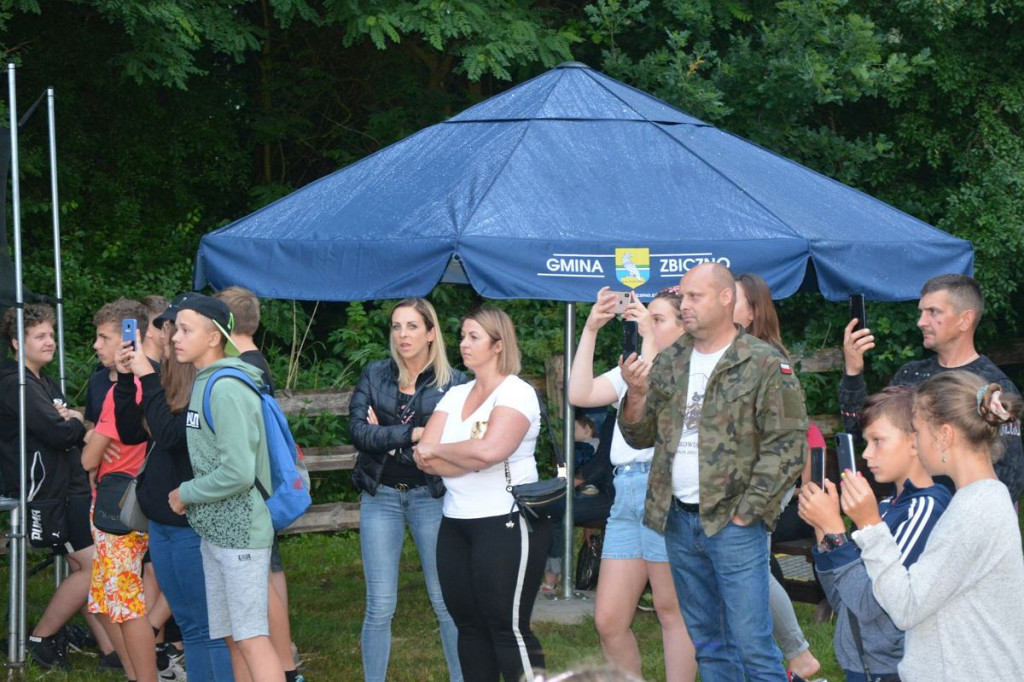 W Sumówku oddali do użytku nową świetlicę wiejską. Z tej okazji był festyn z artystą znanym z telewizji [ZDJĘCIA]