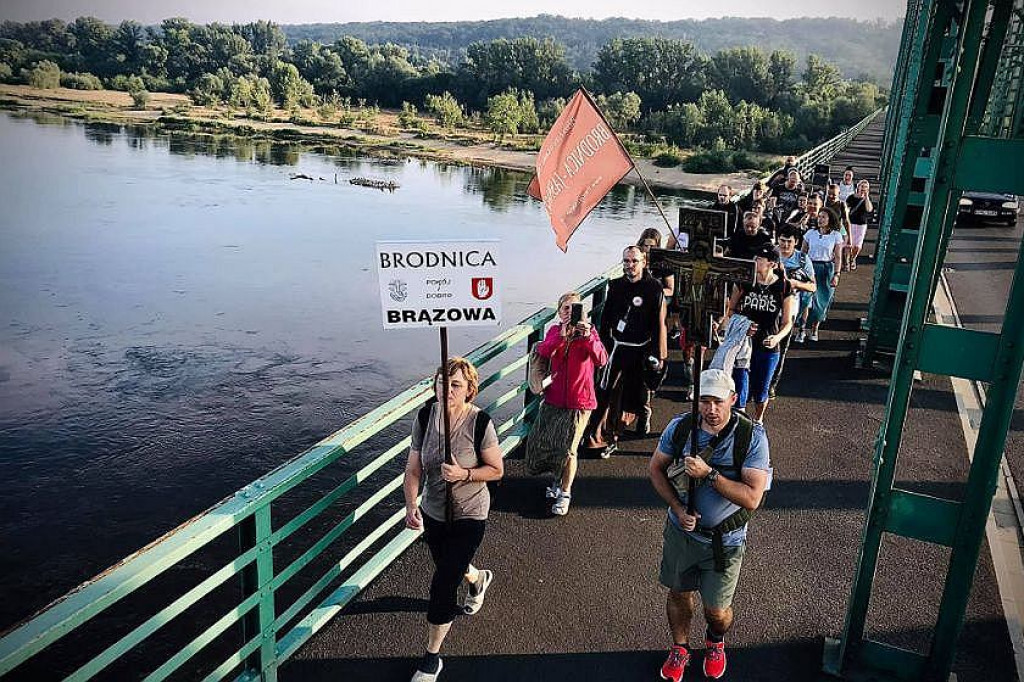 360 kilometrów pieszo z Brodnicy na Jasną Górę. Najmłodszy pielgrzym miał 3 lata [ZDJĘCIA]