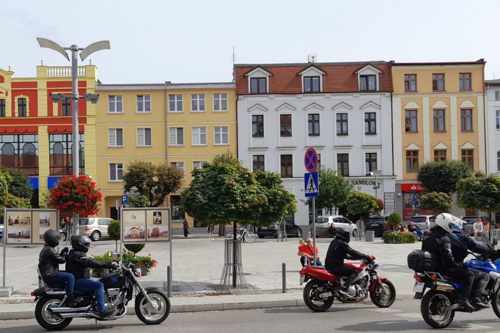 Motocykliści tłumnie przejechali przez Brodnicę. Wieczorem koncerty [ZDJĘCIA]