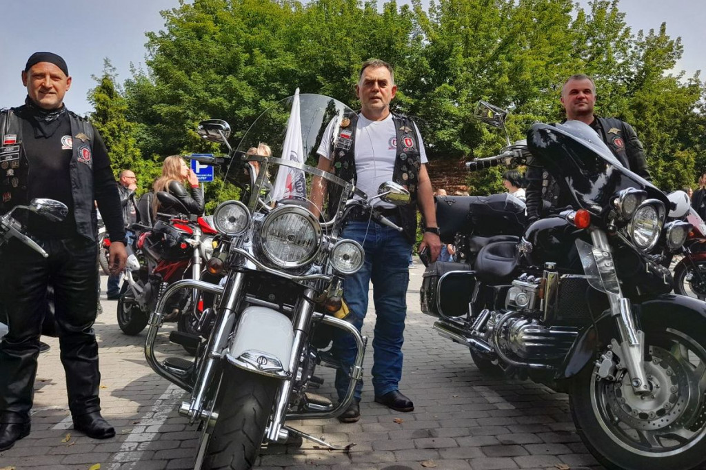 Motocykliści tłumnie przejechali przez Brodnicę. Wieczorem koncerty [ZDJĘCIA]