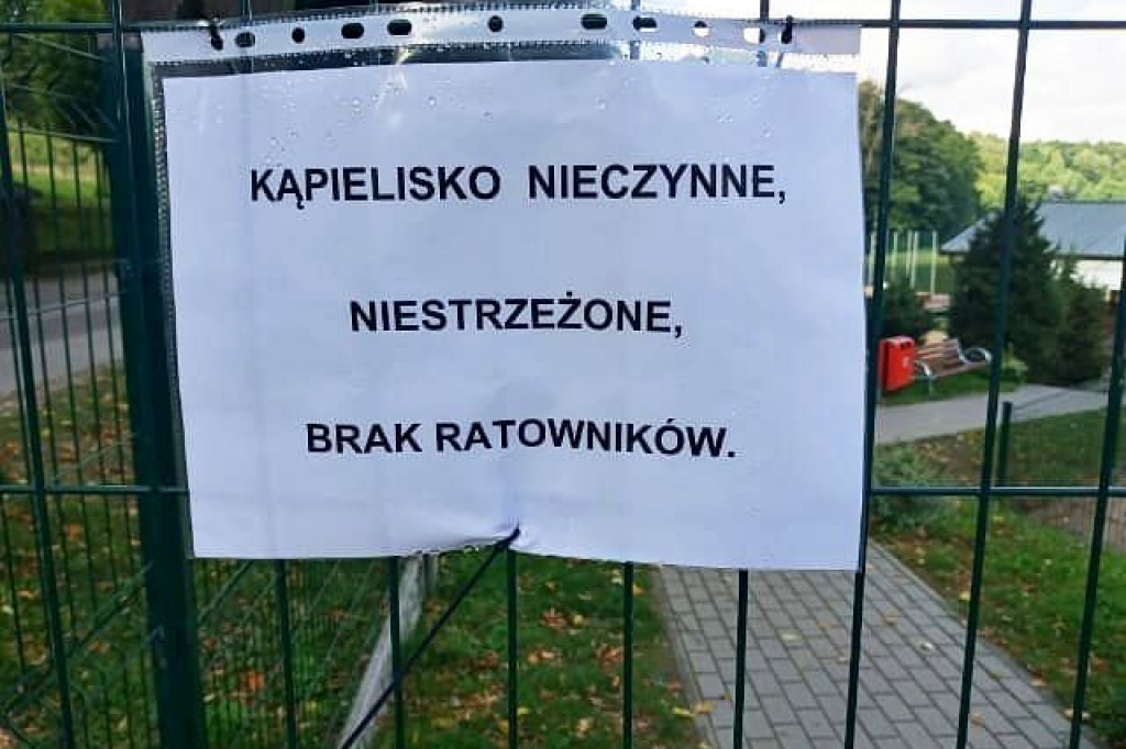 Wyrzucili ich z pracy, bo... pogoda była brzydka. 