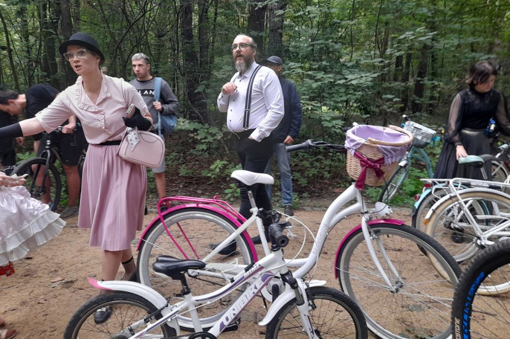 Brodnica. Kawalkada rowerzystów przejechała ulicami miasta. Wielu w oryginalnych strojach [ZDJĘCIA]