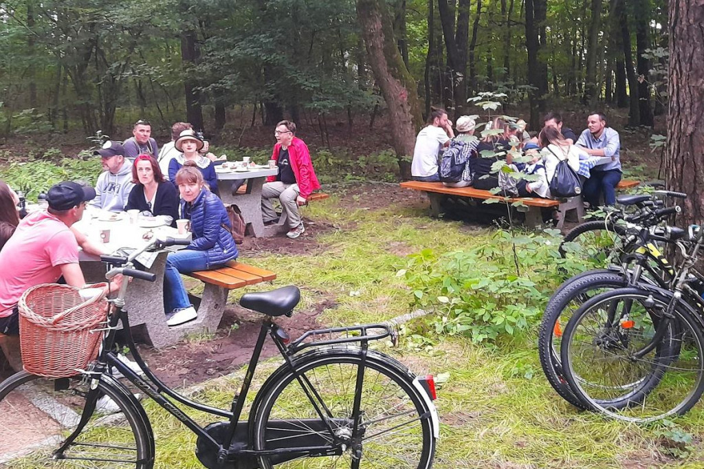 Brodnica. Kawalkada rowerzystów przejechała ulicami miasta. Wielu w oryginalnych strojach [ZDJĘCIA]