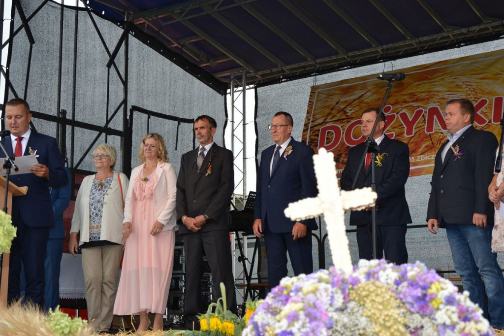 Dożynki 2021. W Najmowie uhonorowano rodzinę, która pomogła harcerzom [DUŻO ZDJĘĆ]