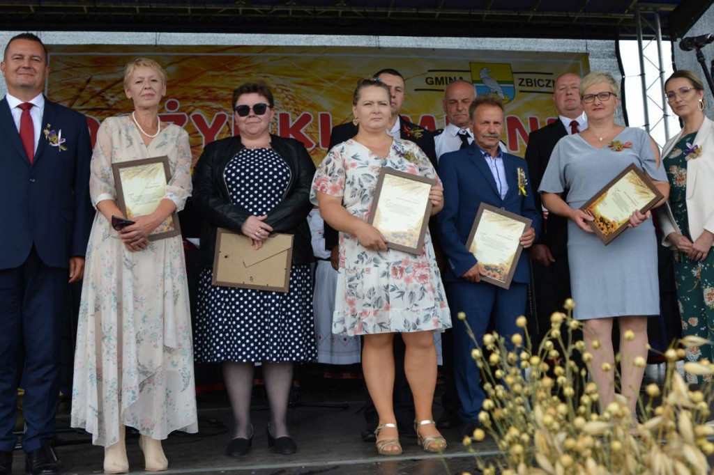 Dożynki 2021. W Najmowie uhonorowano rodzinę, która pomogła harcerzom [DUŻO ZDJĘĆ]