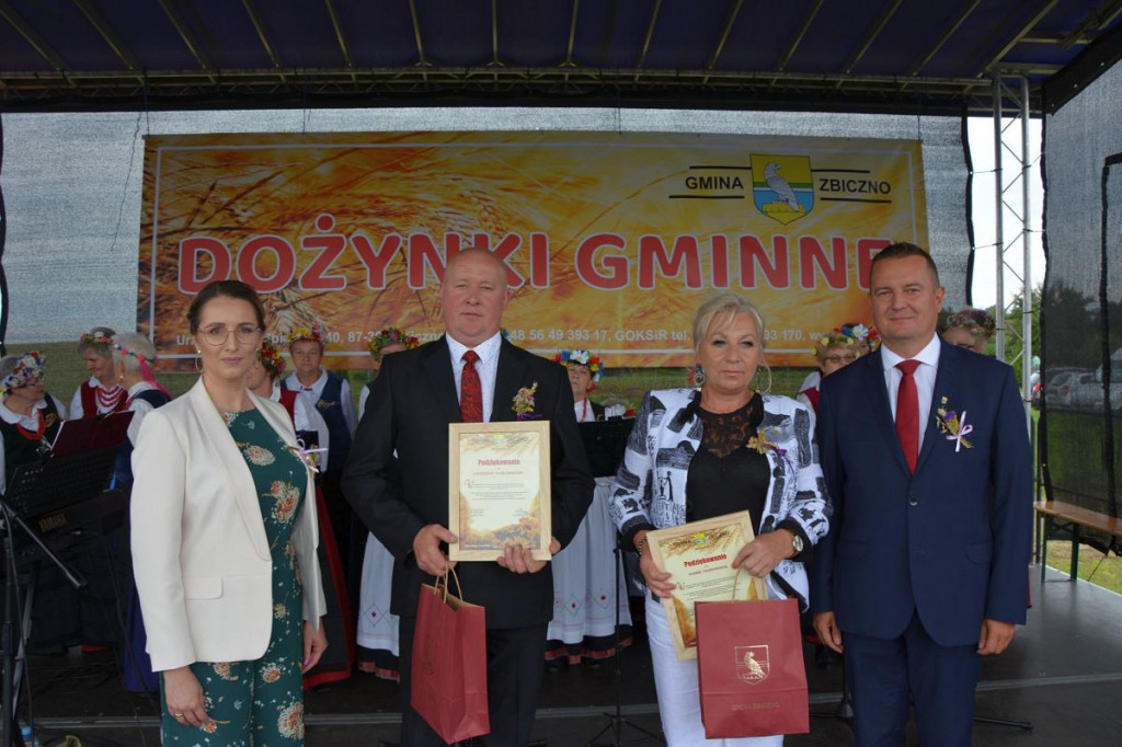 Dożynki 2021. W Najmowie uhonorowano rodzinę, która pomogła harcerzom [DUŻO ZDJĘĆ]