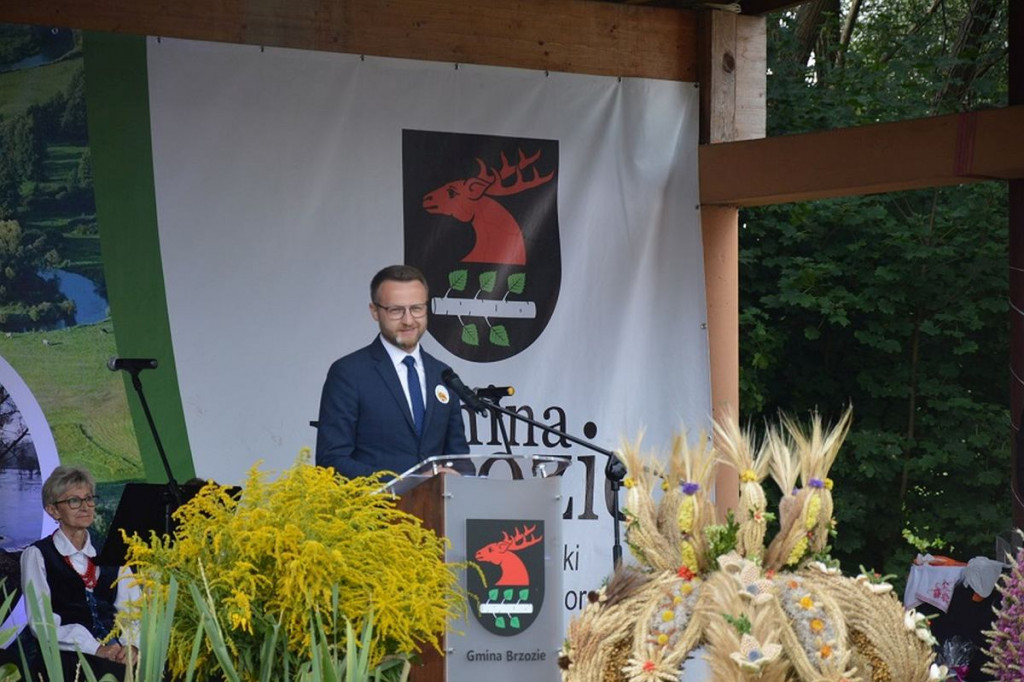 Dożynki 2021. Co robiły morsy na święcie plonów w Brzoziu? [ZDJĘCIA]