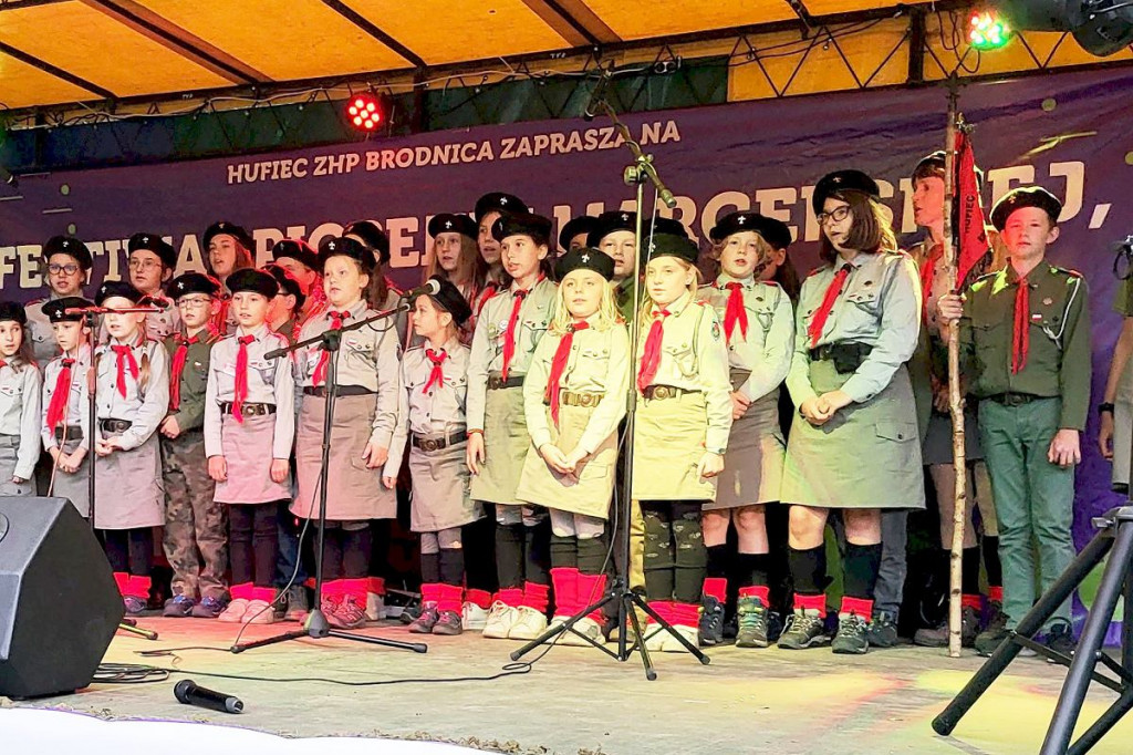 Brodnica i okolice. Trzy dni wielkiego zlotu harcerzy. Gry terenowe, festiwal, koncerty, ognisko [ZDJĘCIA]