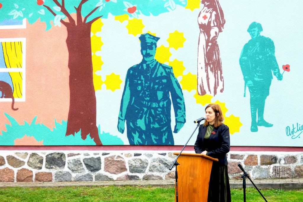 Brodnica i okolice. W piątek do małej wsi przyjechali ludzie z MON, kuratorium, dowódca pułku. Co się stało? [ZDJĘCIA]