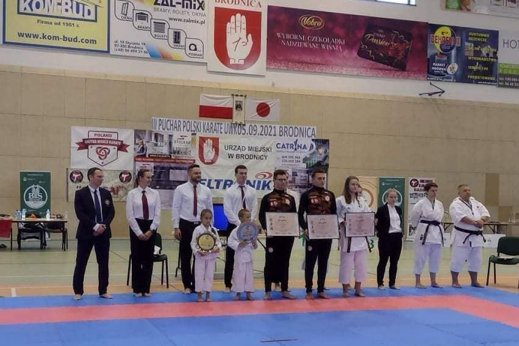 Brodnica. Worek medali młodych karateków z miejscowego klubu