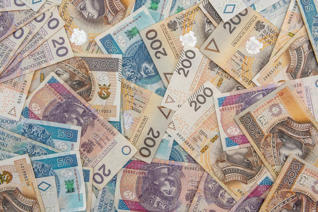 Brodnica. Na państwowej posadzie zarabia 20 tys. zł miesięcznie. Dodatkowo dostał 60 tysięcy nagrody