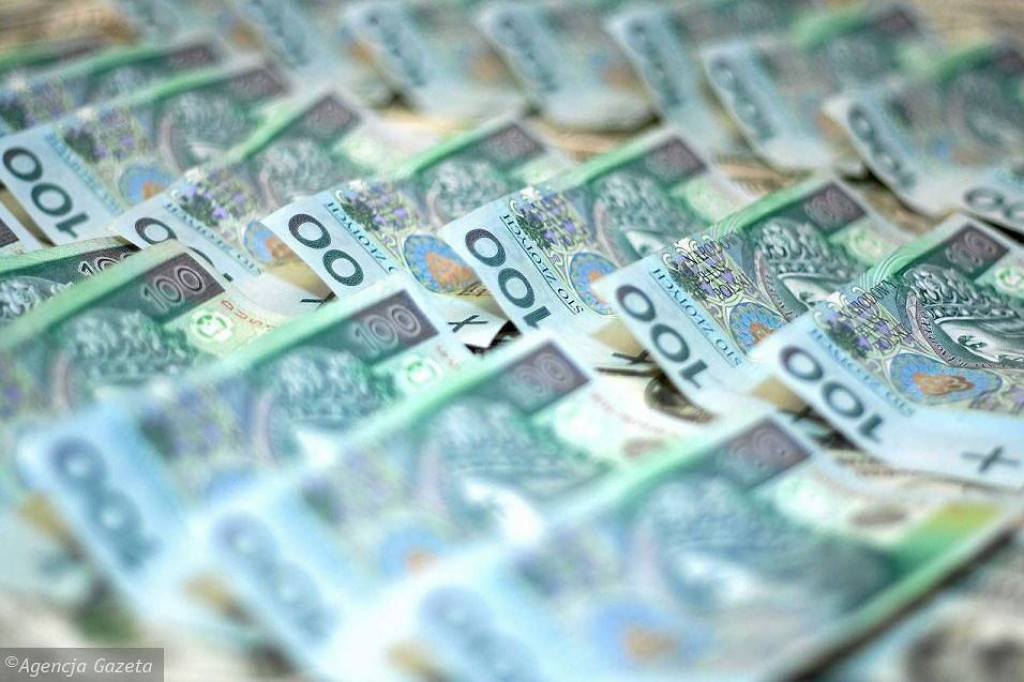 Brodnica. Na państwowej posadzie zarabia 20 tys. zł miesięcznie. Dodatkowo dostał 60 tysięcy nagrody