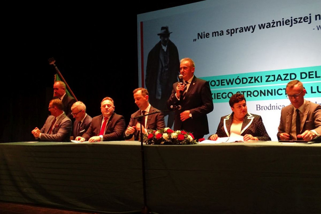 Brodnica. PSL opanował miasto. Kosiniak-Kamysz i kilkuset działaczy w kościele, domu kultury i na ulicach [ZDJĘCIA]