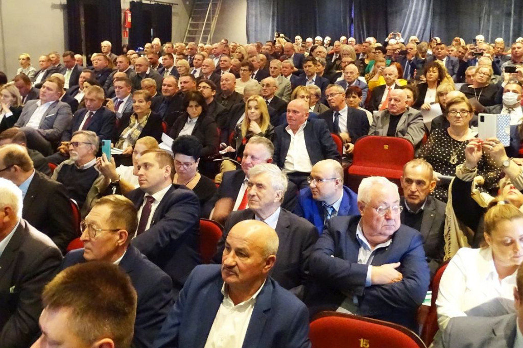 Brodnica. PSL opanował miasto. Kosiniak-Kamysz i kilkuset działaczy w kościele, domu kultury i na ulicach [ZDJĘCIA]