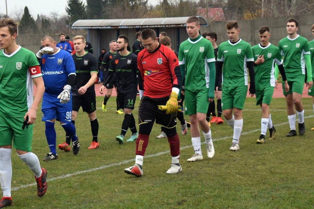 Brodnica i okolice. Na koniec piłkarskiej rundy jesiennej derby bez rozstrzygnięcia [ZDJĘCIA]