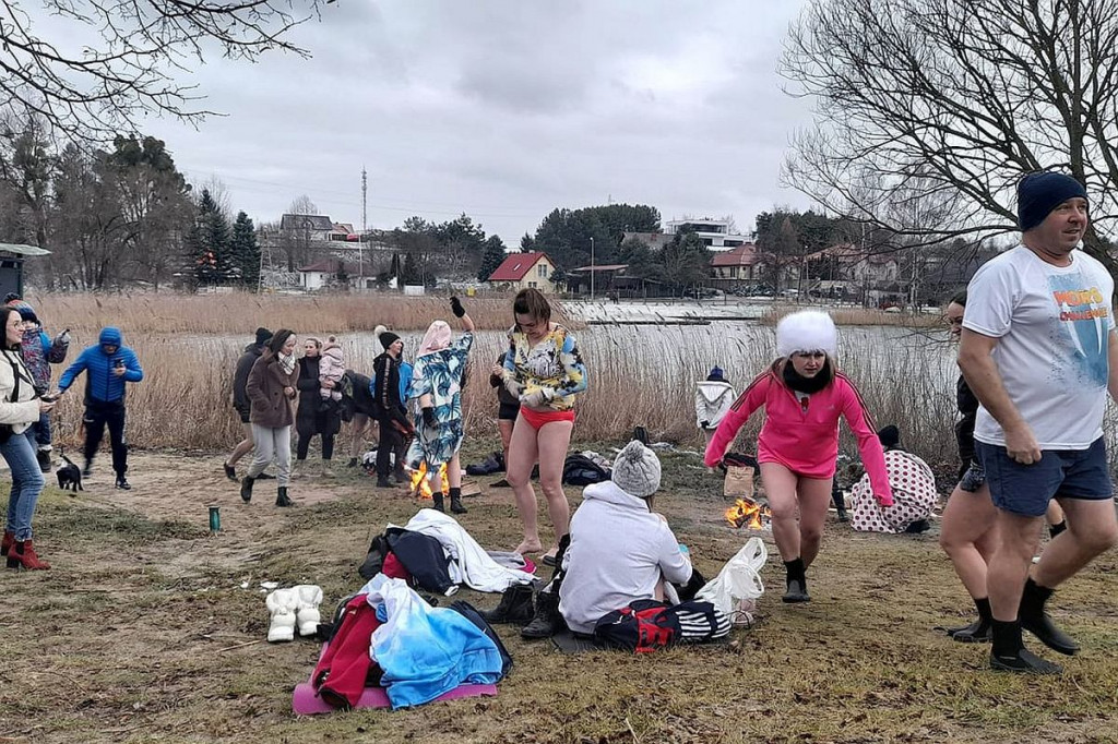 Brodnica. Charytatywne morsowanie nad Niskim Brodnem dla Krzyśka [ZDJĘCIA]